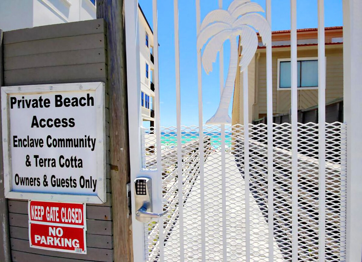 Photo 3 of 🐶️Pet Friendly- Close2Beach-Lovely-4BR Sweet Retreat🐶️