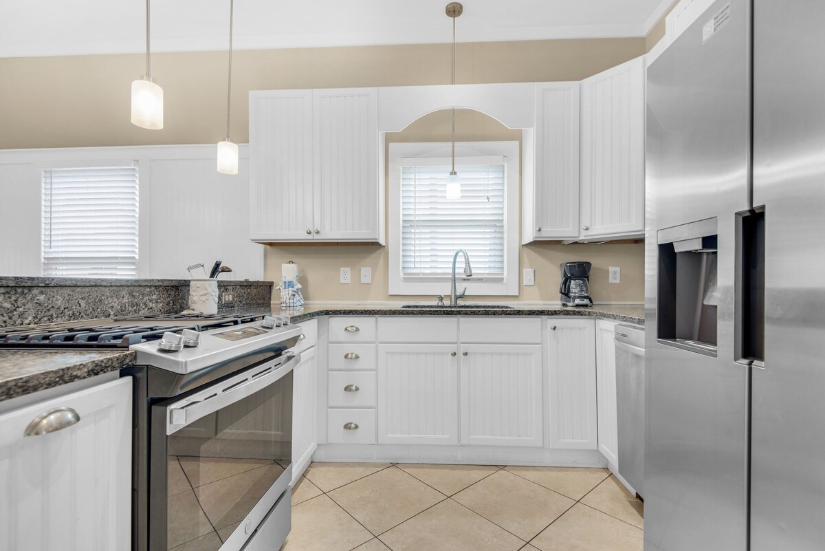 Photo 15 of 🐶️Pet Friendly- Close2Beach-Lovely-4BR Sweet Retreat🐶️