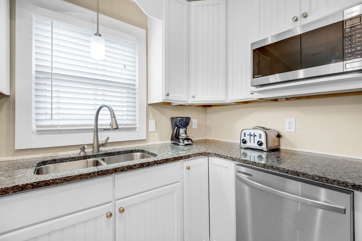 Photo 16 of 🐶️Pet Friendly- Close2Beach-Lovely-4BR Sweet Retreat🐶️