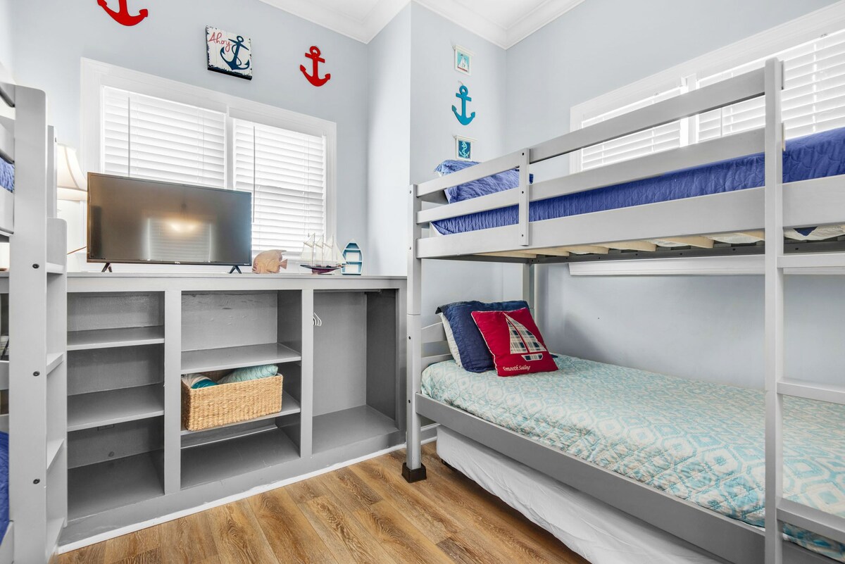 Photo 32 of 🐶️Pet Friendly- Close2Beach-Lovely-4BR Sweet Retreat🐶️
