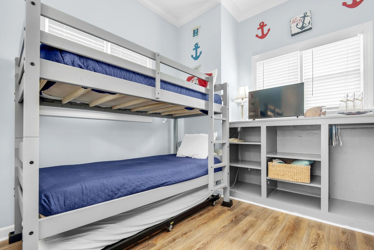 Photo 33 of 🐶️Pet Friendly- Close2Beach-Lovely-4BR Sweet Retreat🐶️