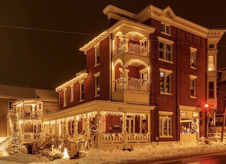 Exterior. Beautiful, Historic, Hiking, Biking and C&O Canal