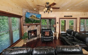 TV, caminetto, videogiochi