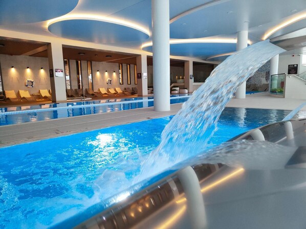 Piscine intérieure