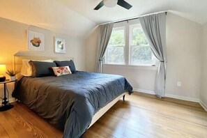 4 soverom, strykejern/-brett, reiseseng for barn og wi-fi