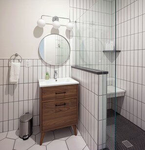 Badkar/dusch, hårtork och handdukar