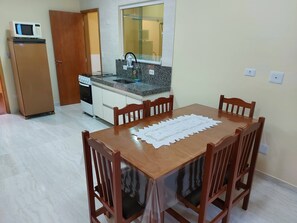 Fridge, microwave, oven, stovetop - 60m² Family Apartment in front of São Paulo Metro | 10 min from Corinthians Arena | 30 min from Paulista Avenue (São Paulo)