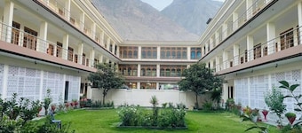 Hotel shaheen International