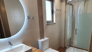 Standard Suite | Bathroom - VARDIANS VILLAS & SUITES (Karystos)