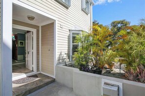 Exterior detail - Duval Sea Turtle by AvantStay | Great Location | Close to Shops | Shared Pool! (Key West)