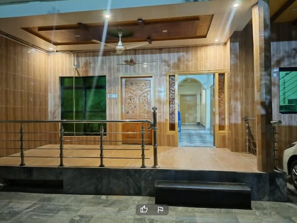 Interior - Al Reyan Guest House (Peshawar)