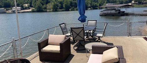 تناول الطعام بالخارج