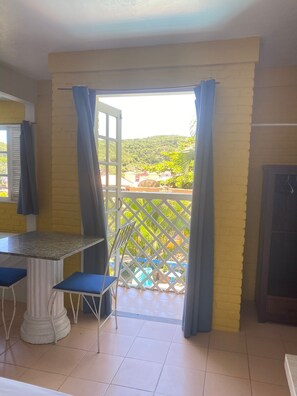 Familie vierpersoonskamer | Een minibar, individueel gedecoreerd, beddengoed