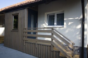 Exterior detail - Apartments Olimje - GOBI - Romantic Apartment in nature with a private sauna (Šmarje pri Jelšah)