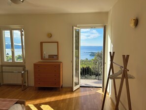 3 soverom, strykejern/-brett, wi-fi og sengetøy