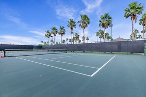 Sport court - Quiet 3/2 Hideaway w/Pool Access (Laguna Vista)