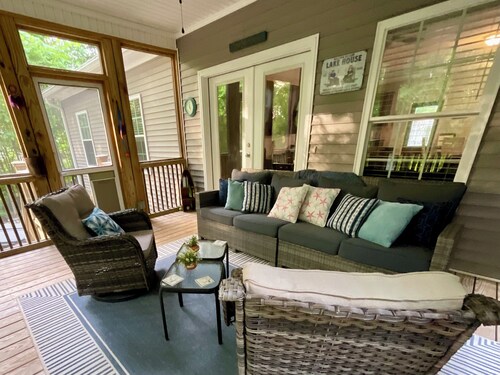 Lakefront Family Retreat with Hot Tub, Sandy Shore & Fenced Yard – Near Clemson