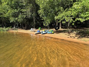 Sun-loungers, beach towels