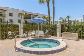 Terrace/patio - Poolside Paradise: 2B/2B Oceanfront Complex Steps to Pool and Beach (Cape Canaveral)