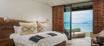 Unlimited Pacific and Bay Views from a Gorgeous Luxury Condo