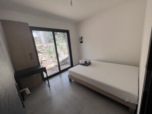 3 bedrooms, desk, free WiFi