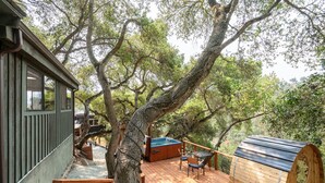 Outdoor spa tub - Romantic Treehouse Wellness Retreat (Carmel Valley)