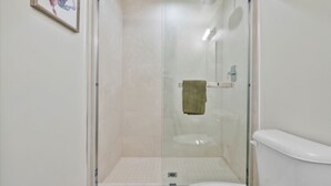 Bathroom - Miami Suite 208 (Miami)