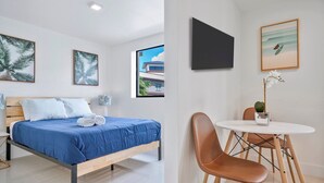 Room - Miami Suite 208 (Miami)