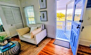 Smart TV, books - Pet Friendly Oceanfront Retreats Unbeatable Discounts on Your Seaside Sanctuary! (St. Augustine)