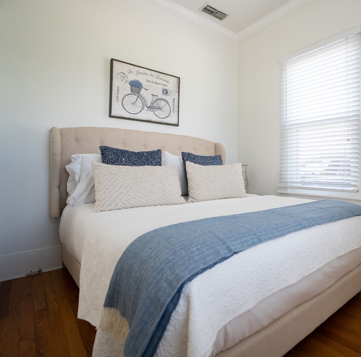 Photo 9 of Pet Friendly Oceanfront Retreats Unbeatable Discounts on Your Seaside Sanctuary!