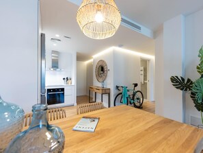 Dining - Gerió - Holiday Apartment Rental in Girona | Bravissimo (Girona)