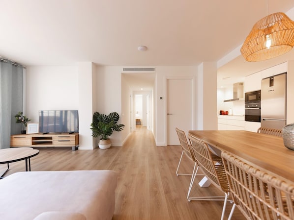 Interior - Falcó - Holiday Apartment Rental in Girona | Bravissimo (Girona)
