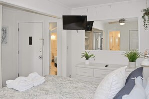 1 habitación, tabla de planchar con plancha, wifi gratis y ropa de cama 