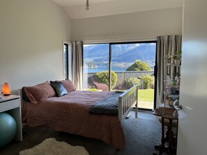 4 bedrooms, WiFi, bed sheets