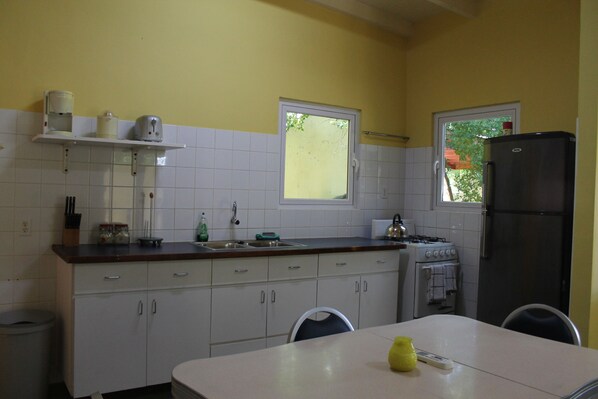 Fridge, oven, coffee/tea maker, electric kettle