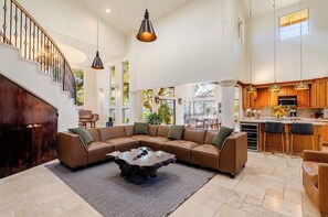 Smart TV, fireplace, stereo