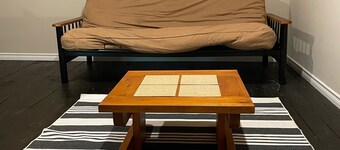 Spacious house, 5 min walk to downtown- cafes, restaurants, and pubs