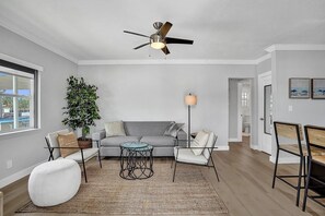 Smart TV, computer monitors - Enjoy scenic sunsets on your private deck. Modern condo minutes to the beach. (Fort Lauderdale)