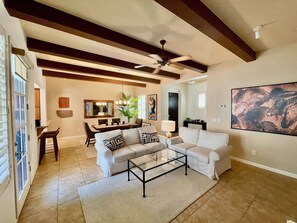 Smart TV, fireplace - Spectacular Views! 3 BR - 4 Bath Legacy Villas Townhome lic. #243432 (La Quinta)