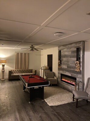 Spielezimmer
