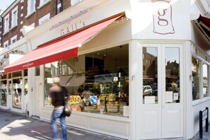 Apartment, 1 Queen Bed with Sofa bed | Exterior - Design led Duplex Apartment in Buzzing Queens Park (London)