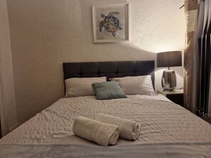 2 Schlafzimmer, Reisekinderbett, kostenloses WLAN, Bettwäsche