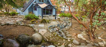 Yosemite Mountain Chalet with private sauna, decks, fireplace, air hockey & WiFi