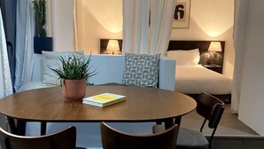 Apartment, 1 Queen Bed with Sofa bed | Private kitchen | Fridge, microwave, oven, stovetop - Design Led 1bed in Cosmopolitan Queens Park (London)
