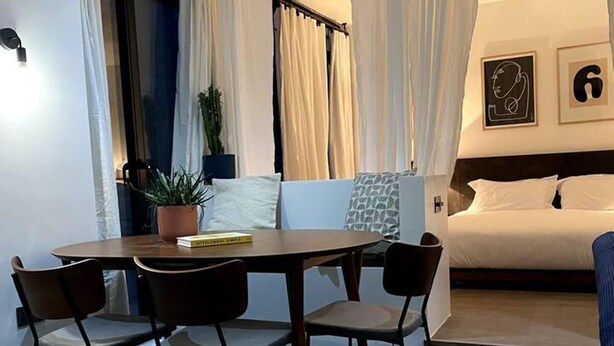 1 bedroom, iron/ironing board, free WiFi, bed sheets - Design Led 1bed in Cosmopolitan Queens Park (London)