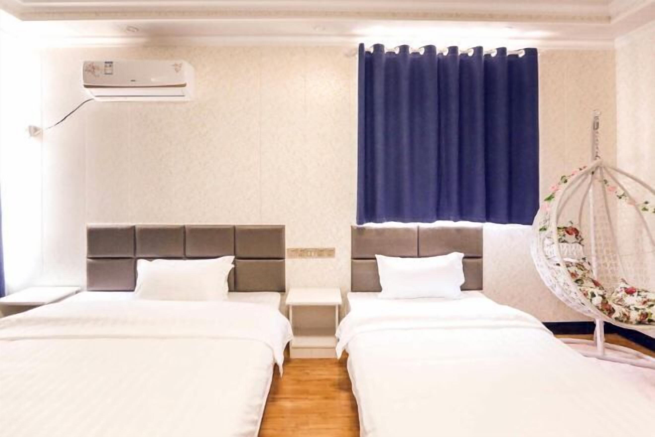 Bàn ủi/dụng cụ ủi quần áo 