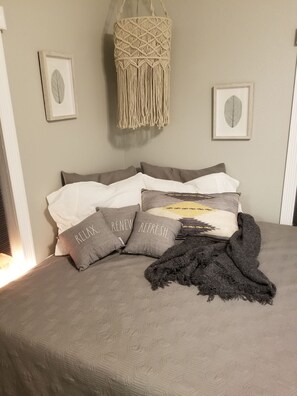 1 habitación, tabla de planchar con plancha, wifi y ropa de cama 