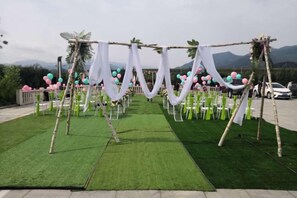 Indoor wedding - Bianshihada Ecological Farm (Huanren)