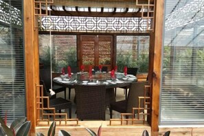 Restaurant - Bianshihada Ecological Farm (Huanren)
