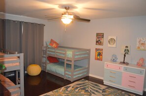5 bedrooms, desk, iron/ironing board, travel cot